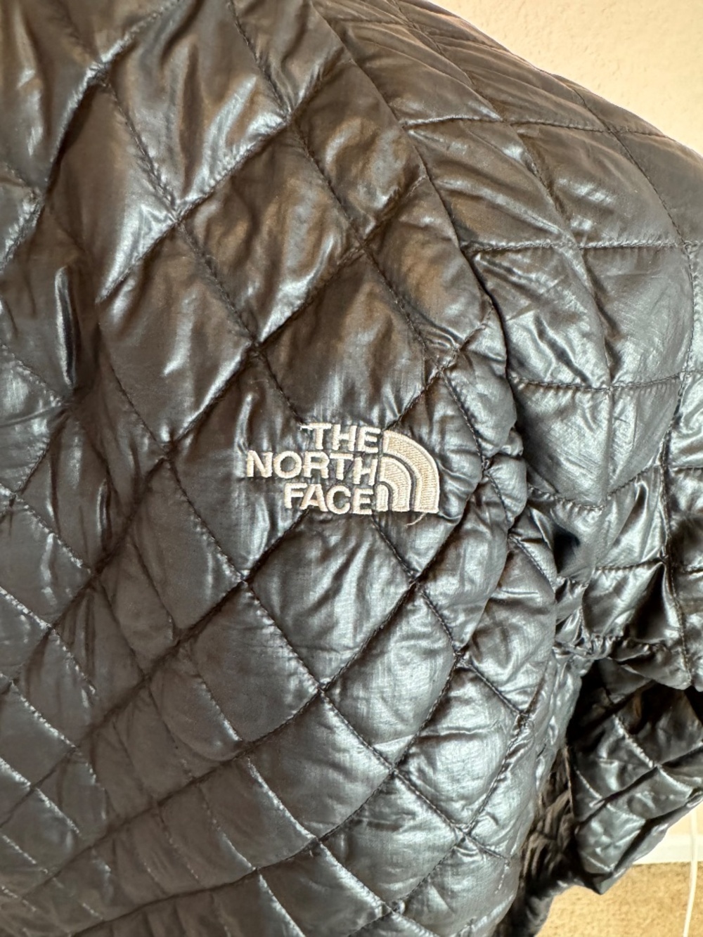 The North Face black quilted Thermoball jacket Large - Picture 3 of 5